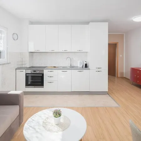 Ana 2 By Guide Апартаменты Нова-Вас